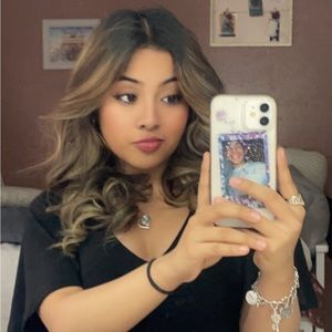 Meet your Posher, Isabel